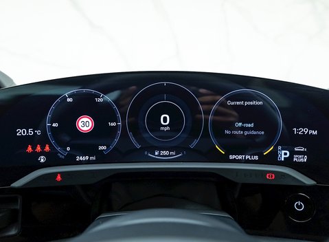 Porsche Taycan 4S 17