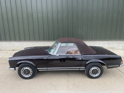 Mercedes-Benz W113 280SL 3