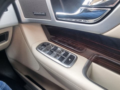 Jaguar XF D PORTFOLIO 54