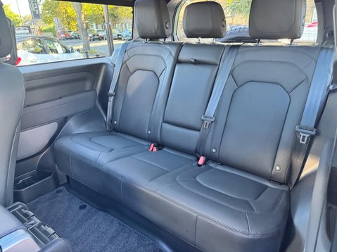 Land Rover Defender 75TH LIMITED EDITION 21