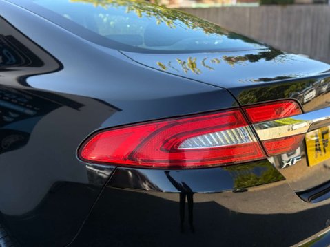 Jaguar XF 2.2d SE Saloon 4dr Diesel Auto Euro 5 (s/s) (190 ps) 34