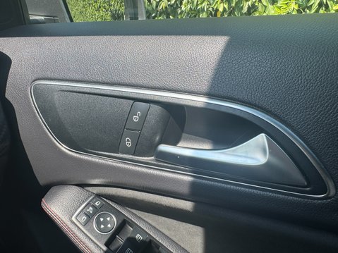 Mercedes-Benz A Class 2.1 A200d AMG Line (Premium) Hatchback 5dr Diesel Manual Euro 6 (s/s) (136 15