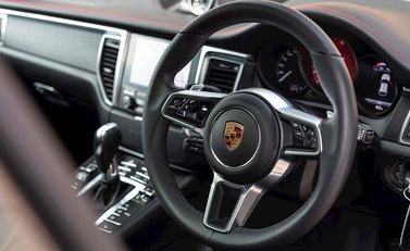 Porsche Macan GTS 10