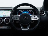 Mercedes-Benz GLA 2.0 GLA220d AMG Line (Premium Plus) SUV 5dr Diesel 8G-DCT 4MATIC Euro 6 (s/ 32