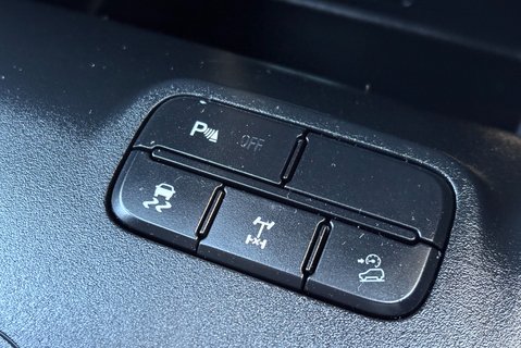 Ford Ranger Wildtrak 213 ps 4x4 Double Cab Pickup - Tonneau Cover 37