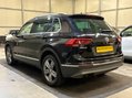 Volkswagen Tiguan 2.0 TSI SEL DSG 4Motion Euro 6 (s/s) 5dr 3
