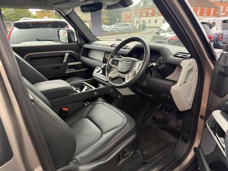 Land Rover Defender 3.0 D250 MHEV X-Dynamic SE SUV 3dr Diesel Auto 4WD Euro 6 (s/s) (250 ps) 20