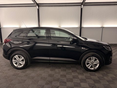 Vauxhall Grandland X 1.2 Turbo SE Euro 6 (s/s) 5dr 37