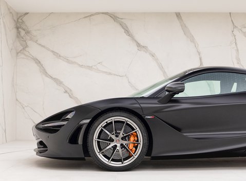 McLaren 720S Performance 32