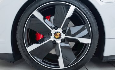 Porsche Taycan 4S 8