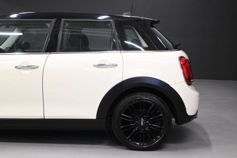 Mini Hatch 1.5 Cooper Auto 5dr 22