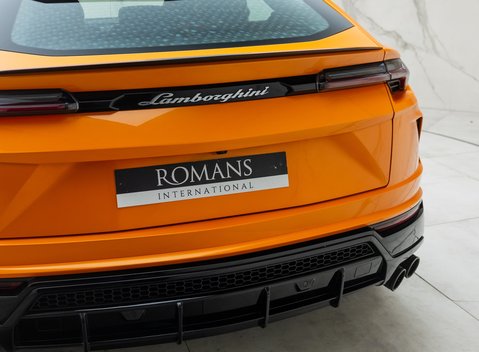 Lamborghini Urus Pearl Capsule 32