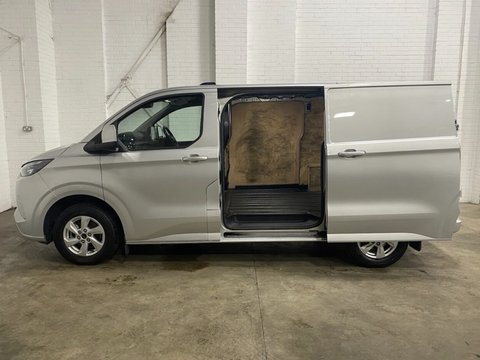 Ford Transit Custom 320 LIMITED L1H1 P/V 10