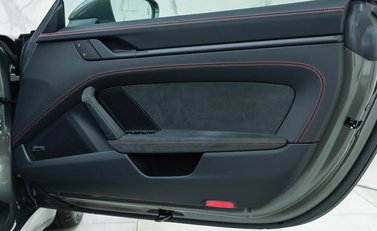 Porsche 911 Targa 4 GTS (992) 24