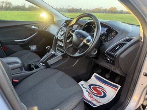 Ford Focus TITANIUM NAVIGATOR TDCI 10