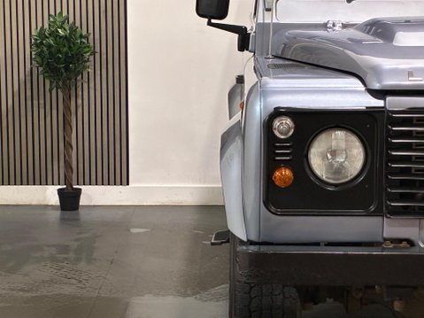 Land Rover Defender 2.4 TDCi Hard Top SUV 4WD SWB Euro 4 3dr 47