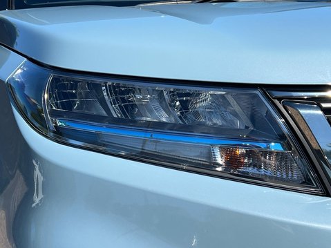 Suzuki Vitara SZ-T BOOSTERJET MHEV 13