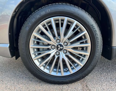 Mitsubishi Outlander 2.4 Outlander Design PHEV CVT 4WD 5dr 12