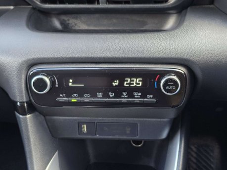 Toyota Yaris 1.5 VVT-h Design Hatchback 5dr Petrol Hybrid E-CVT Euro 6 (s/s) (116 ps) 29