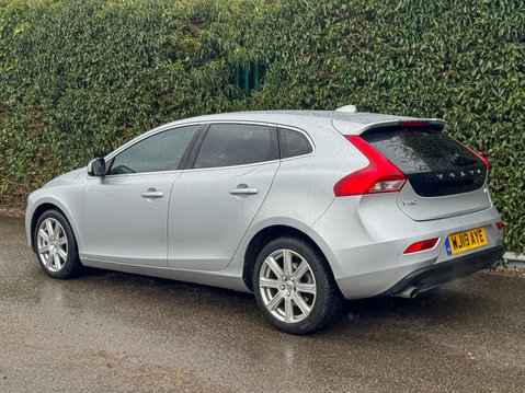 Volvo V40 2.0 T3 Inscription Hatchback 5dr Petrol Manual Euro 6 (152 ps) 7