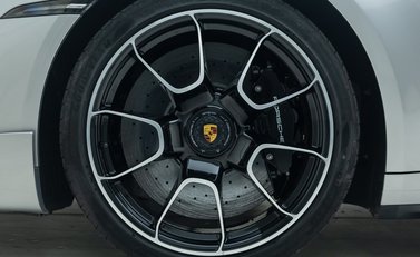 Porsche 911 Turbo S (992) 30