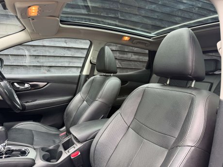 Nissan Qashqai 1.6 Qashqai Tekna dCi CVT 5dr 37