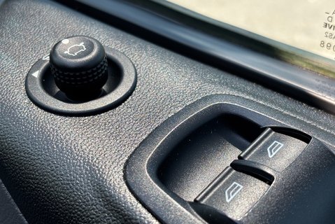 Ford Transit Custom 320 L2 Limited 130 ps Selectshift Double Cab in Van 37