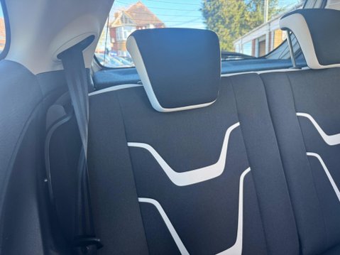 Ford Ka 1.2 Zetec White Edition Euro 6 (s/s) 3dr 26