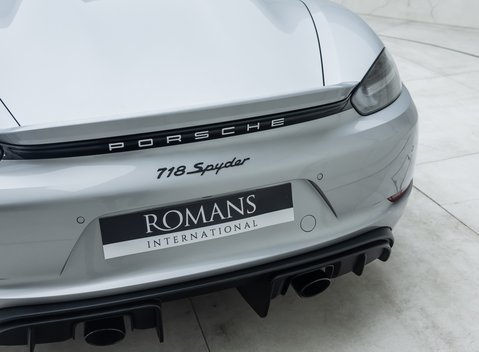 Porsche 718 SPYDER 28