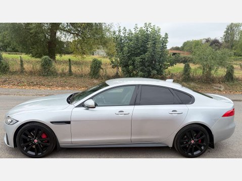 Jaguar XF 3.0 XF V6 S D Auto 4dr 38