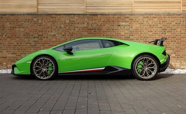 Lamborghini Huracan Performante 22