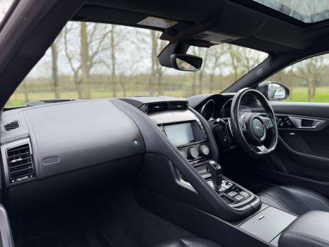 Jaguar F-Type 5.0 F-Type V8 R AWD Auto 4WD 3dr 33