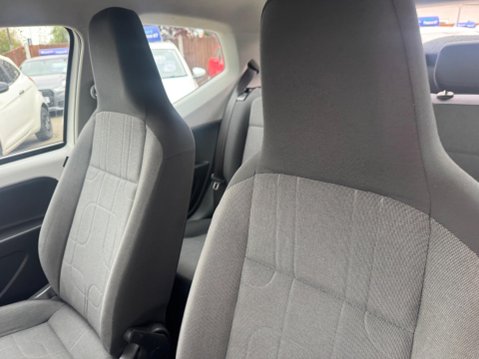 Volkswagen Up 1.0 BlueMotion Tech Move up! Euro 6 (s/s) 3dr 26