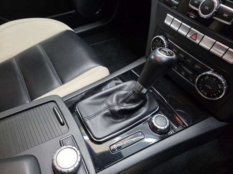 Mercedes-Benz C Class 6.3 C63 V8 AMG Saloon 4dr Petrol SpdS MCT Euro 5 (457 ps) 9