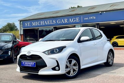 Toyota Yaris ICON HEV CVT