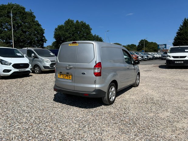Ford Transit Courier SWB L1H1 Low Roof Limited Air Con Alloys Sensors EURO 6 NO VAT 6