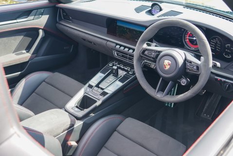 Porsche 911 CARRERA 4 GTS CONVERTIBLE 9