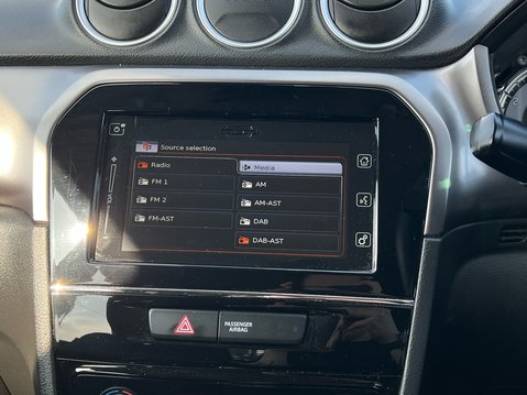 Suzuki Vitara SZ-T MHEV 26