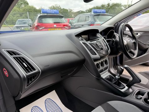 Ford Focus 1.0T EcoBoost Zetec S Euro 5 (s/s) 5dr 16