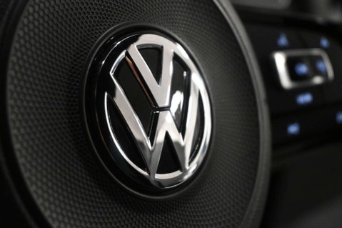 Volkswagen Golf 2.0 Golf R TSi 4Motion Semi-Auto 4WD 5dr 36