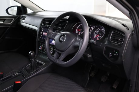 Volkswagen Golf S TSI 36