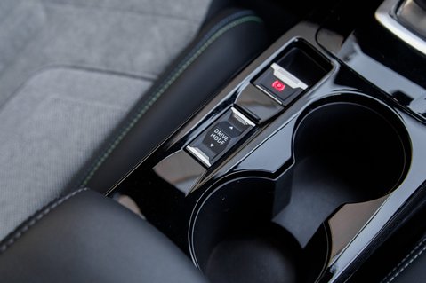 Peugeot 208 GT PREMIUM 37