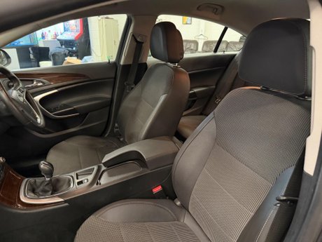 Vauxhall Insignia 2.0 CDTi SE Euro 5 5dr 35