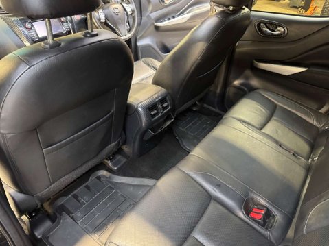 Nissan Navara 2.3 Navara Tekna dCi Auto 4WD 5dr 66