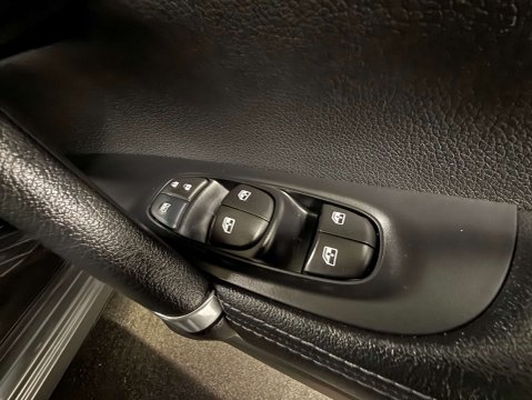 Nissan Qashqai 1.3 Qashqai Tekna DiG-T Semi-Auto 5dr 13