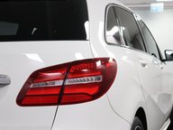 Mercedes-Benz B Class B 180 D AMG LINE PREMIUM 23
