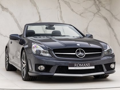 Mercedes-Benz shows off new SL-Class model 