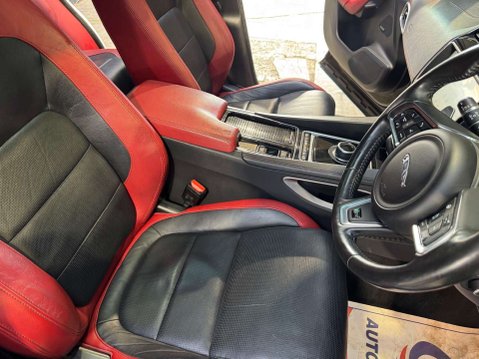 Jaguar F-Pace 3.0 F-PACE V6 S AWD D Auto 4WD 5dr 43