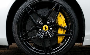 Ferrari California T 12