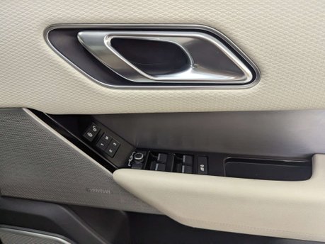 Land Rover Range Rover Velar 3.0 Range Rover Velar R-Dynamic HSE D300 Auto 4WD 5dr 34